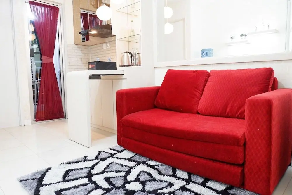 Джакарта: Simple and Modern Bassura City Apartment