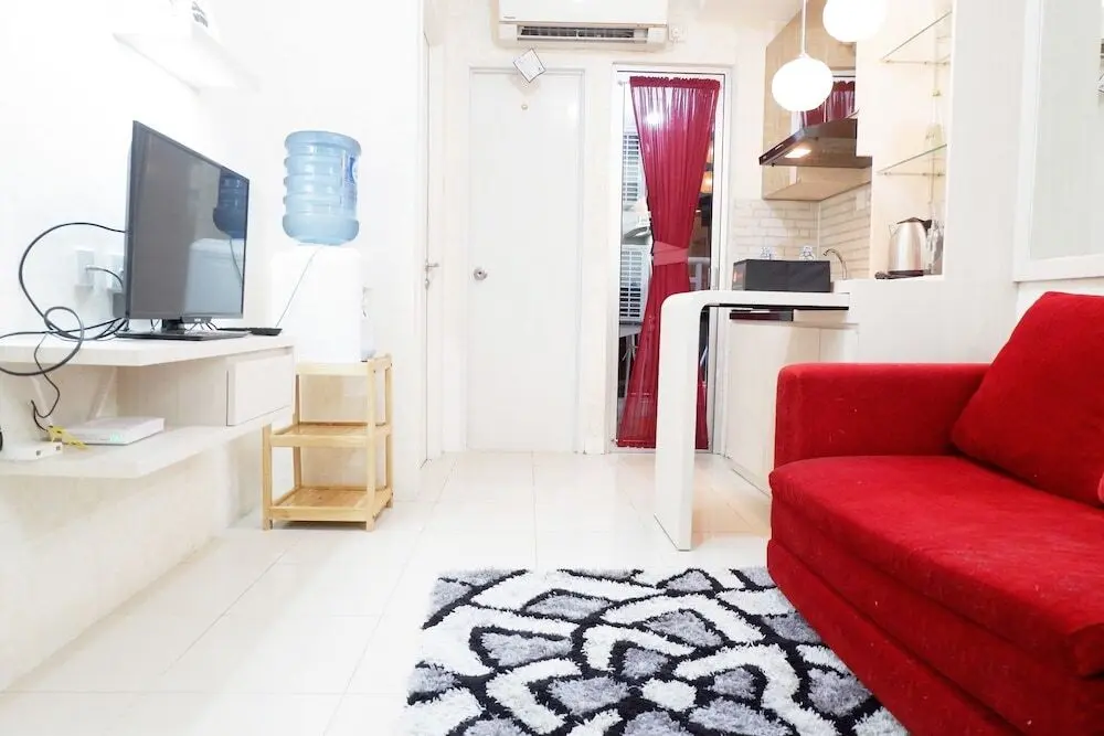 Джакарта: Simple and Modern Bassura City Apartment