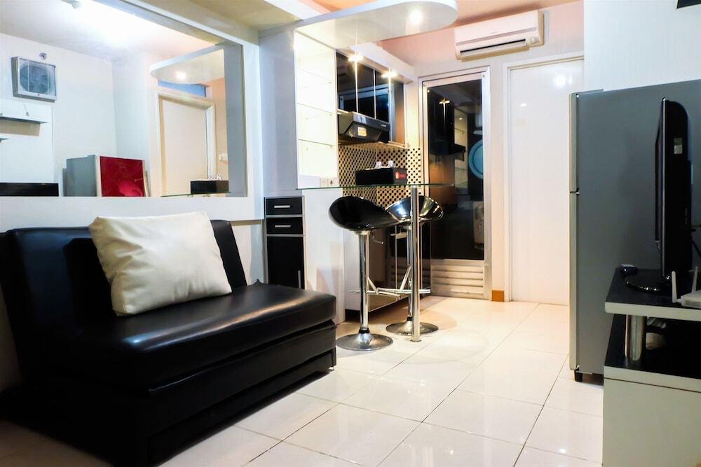 Cozy with City View in Kalibata Apartment Direct To Kalibata City Mall — фото 1