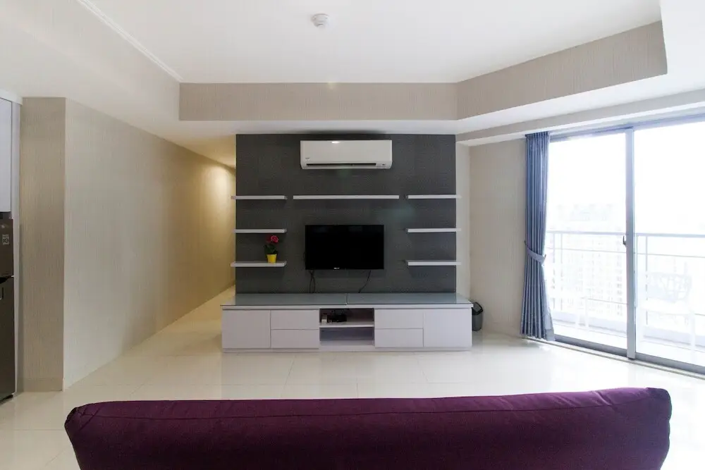 Huge the Mansion Tower Capilano Apartment — фото 1