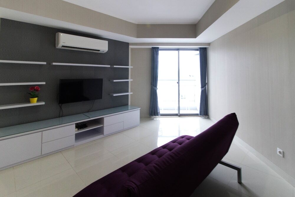 Джакарта: Huge the Mansion Tower Capilano Apartment