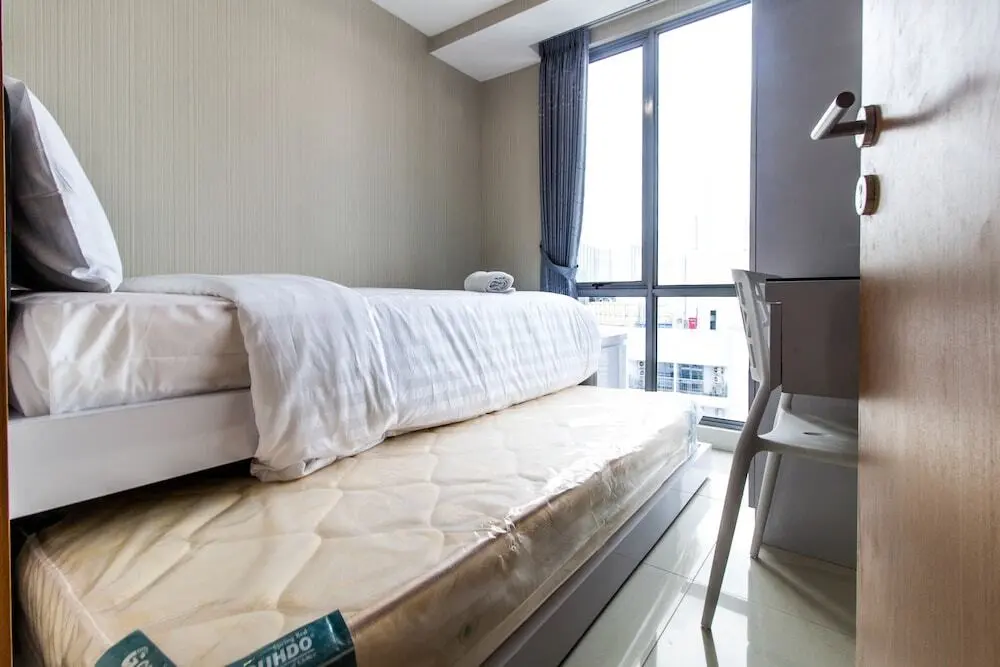 Джакарта: Huge the Mansion Tower Capilano Apartment