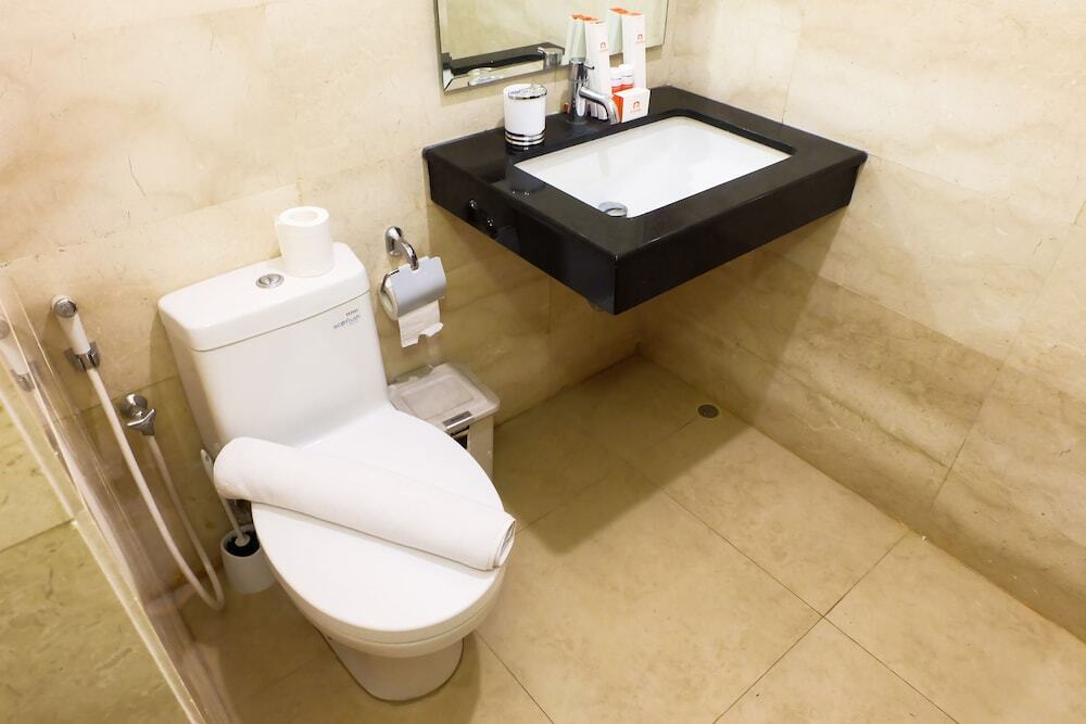 Джакарта: Great Location Pancoran Lavenue Apartment