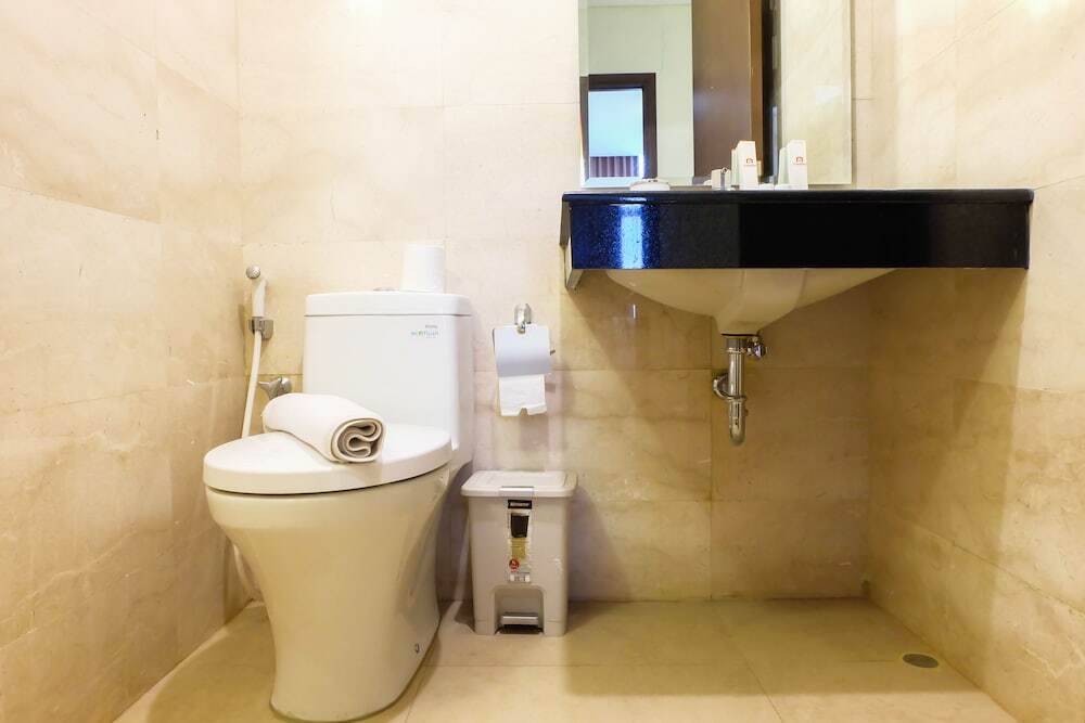 Джакарта: Great Location Pancoran Lavenue Apartment