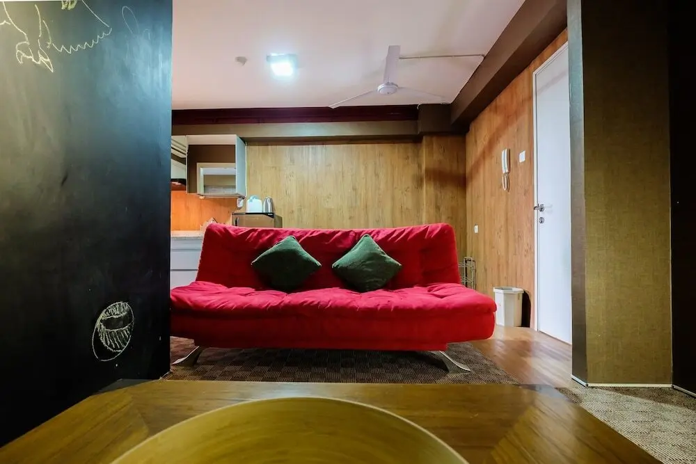 Джакарта: Cozy Trendy Green Palace Kalibata City Apartment