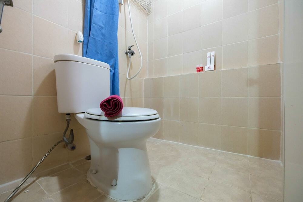Джакарта: Cozy Trendy Green Palace Kalibata City Apartment