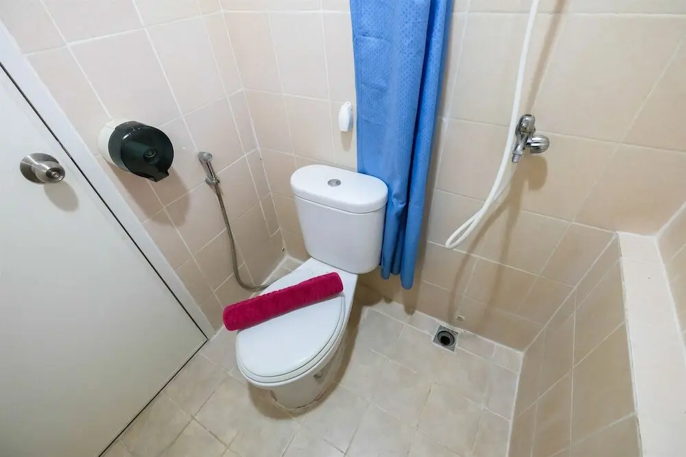 Джакарта: Cozy Trendy Green Palace Kalibata City Apartment
