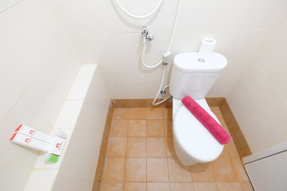 Джакарта: Cozy & Affordable Bassura City Apartment
