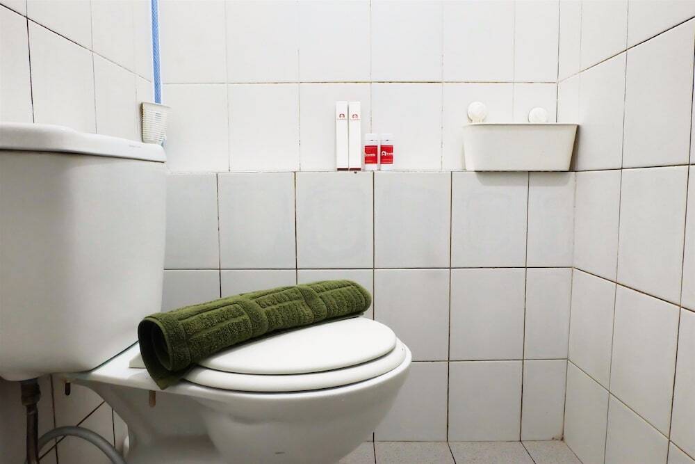 Джакарта: New Furnished Kalibata City Apartment