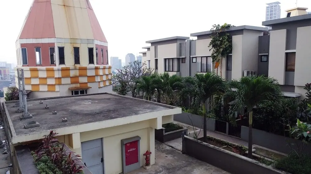 Джакарта: Pool View Cosmo Terrace Apartment at Thamrin City