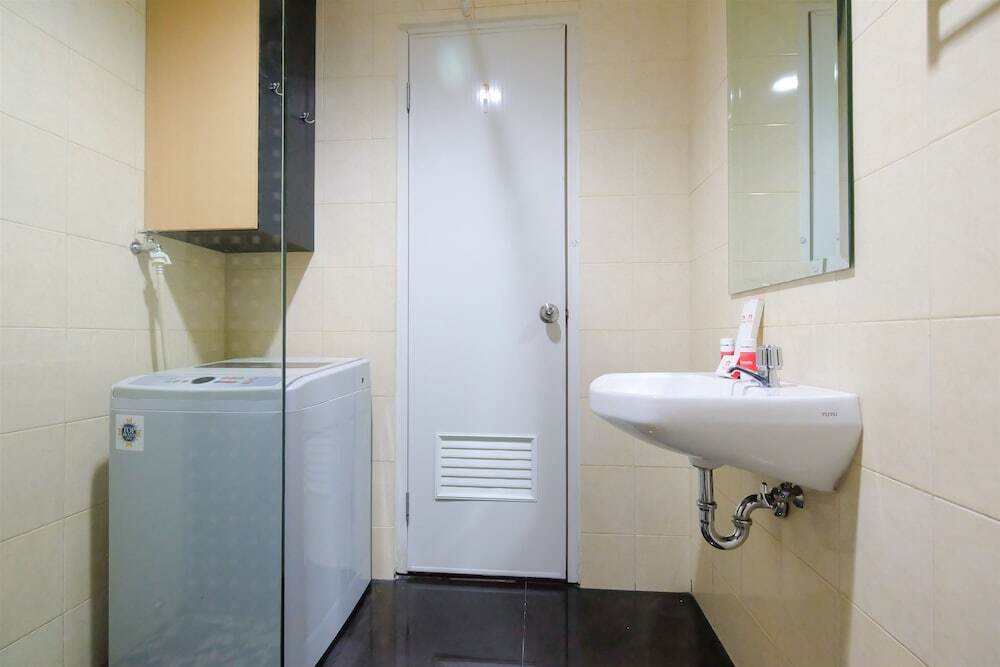 Джакарта: Pool View Cosmo Terrace Apartment at Thamrin City