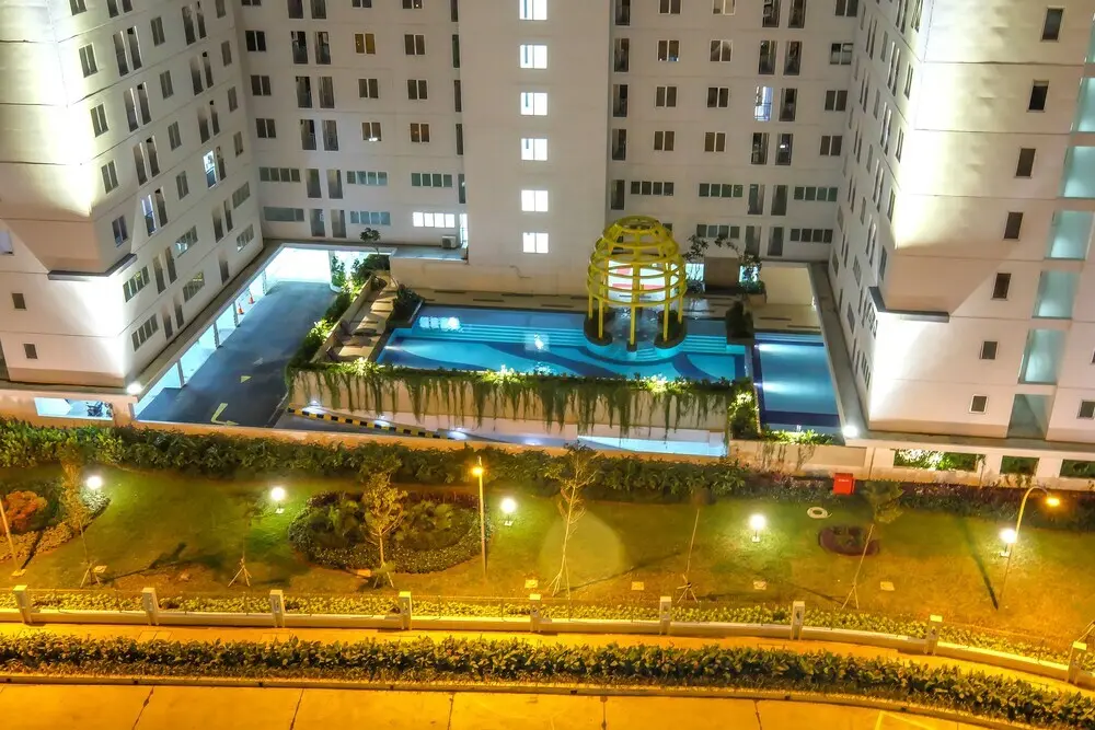 Джакарта: Cozy Bassura City Apartment