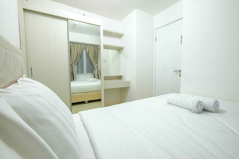 Джакарта: Cozy Bassura City Apartment