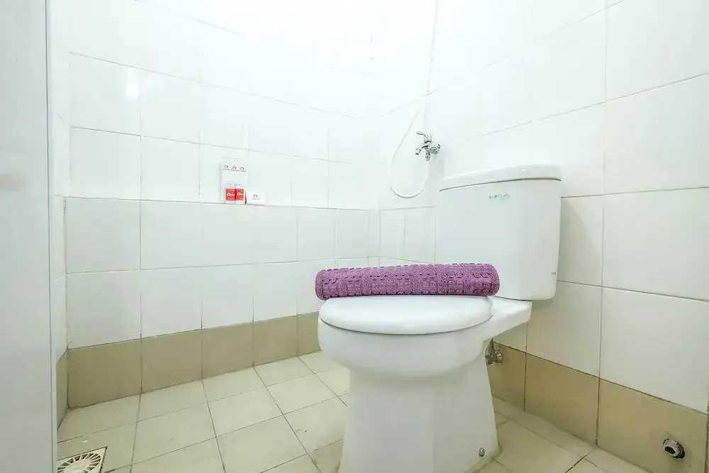 Джакарта: Cozy Bassura City Apartment