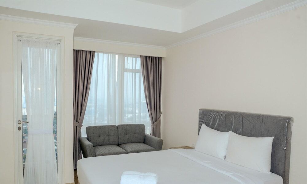 New Studio Menteng Park Apartment with City View — фото 1