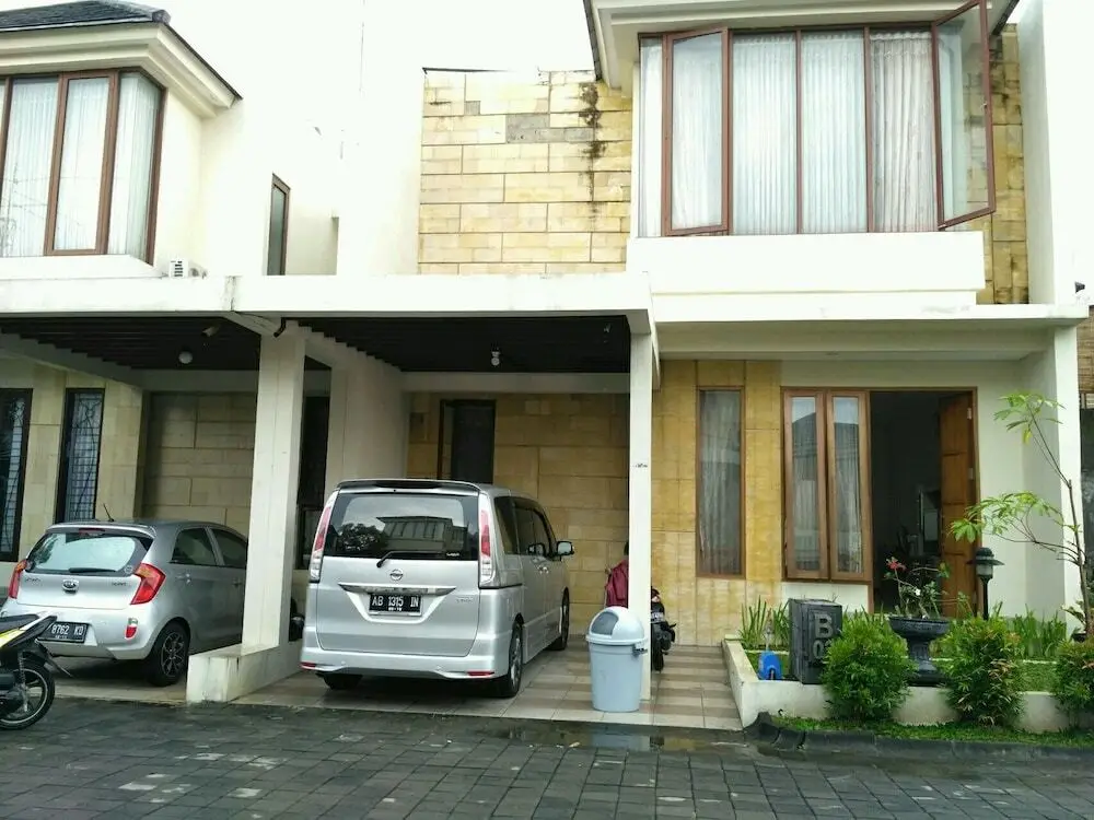 Батуретно: Rumah Laguna Yogyakarta