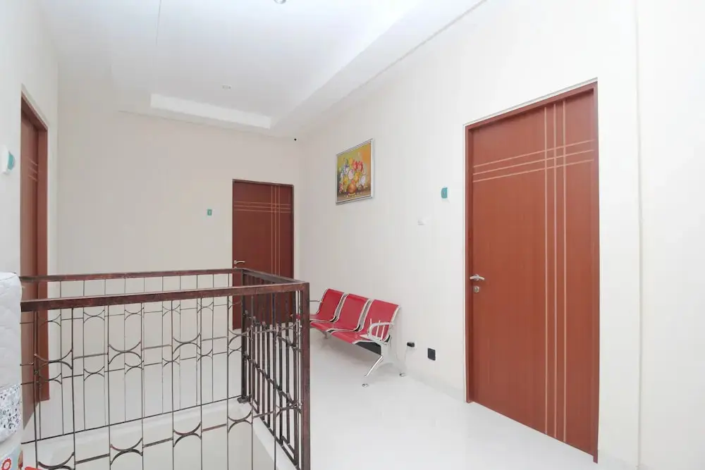 Сурабая: Airy Syariah Kencana Sari Barat Tiga BB 1B Surabaya