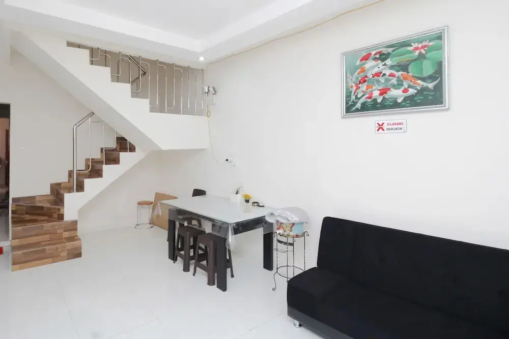 Сурабая: Airy Syariah Kencana Sari Barat Tiga BB 1B Surabaya