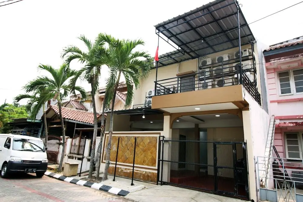 Джакарта: Kamar Keluarga Bandara VII Syariah