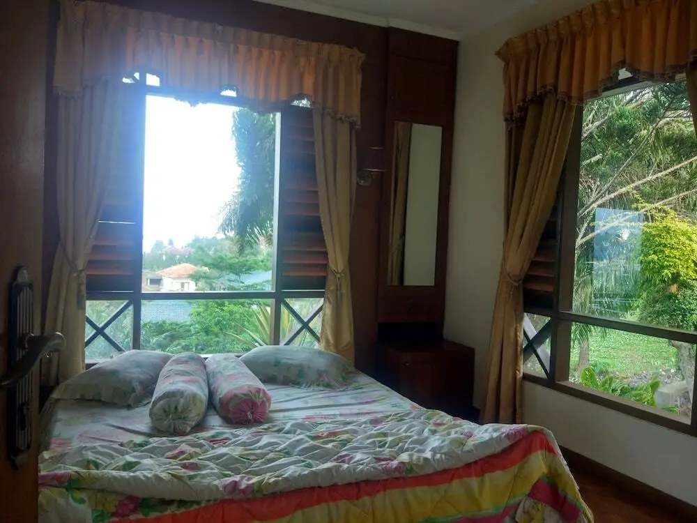 Чипанас: Villa Beverly Hills Puncak for 50 pax