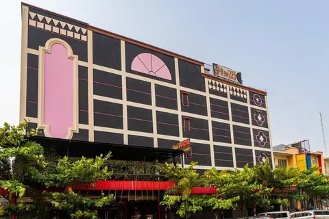 Gran Surya Hotel Cikarang — фото 1