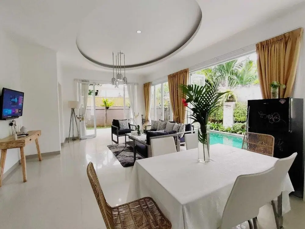 Чангу: Villa Putih Berawa