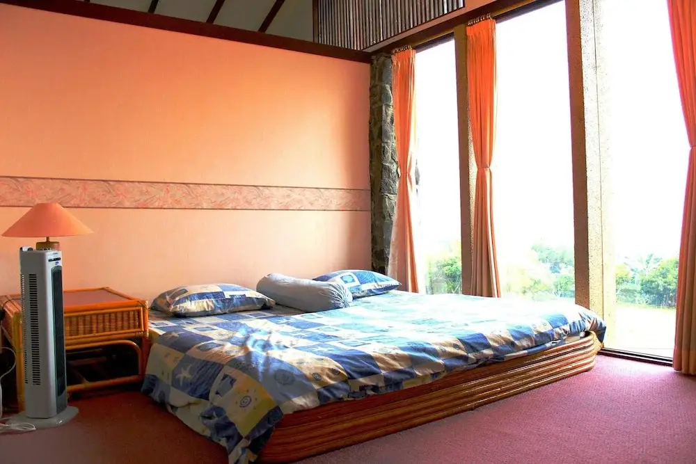 Паромпонг: De Villa Istana Bunga by HouseinBandung