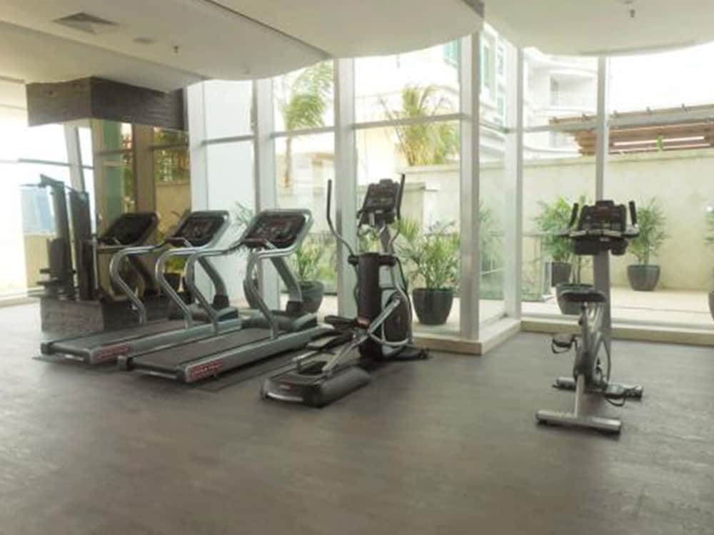 Джакарта: The Condotel at Kuningan City Apartment
