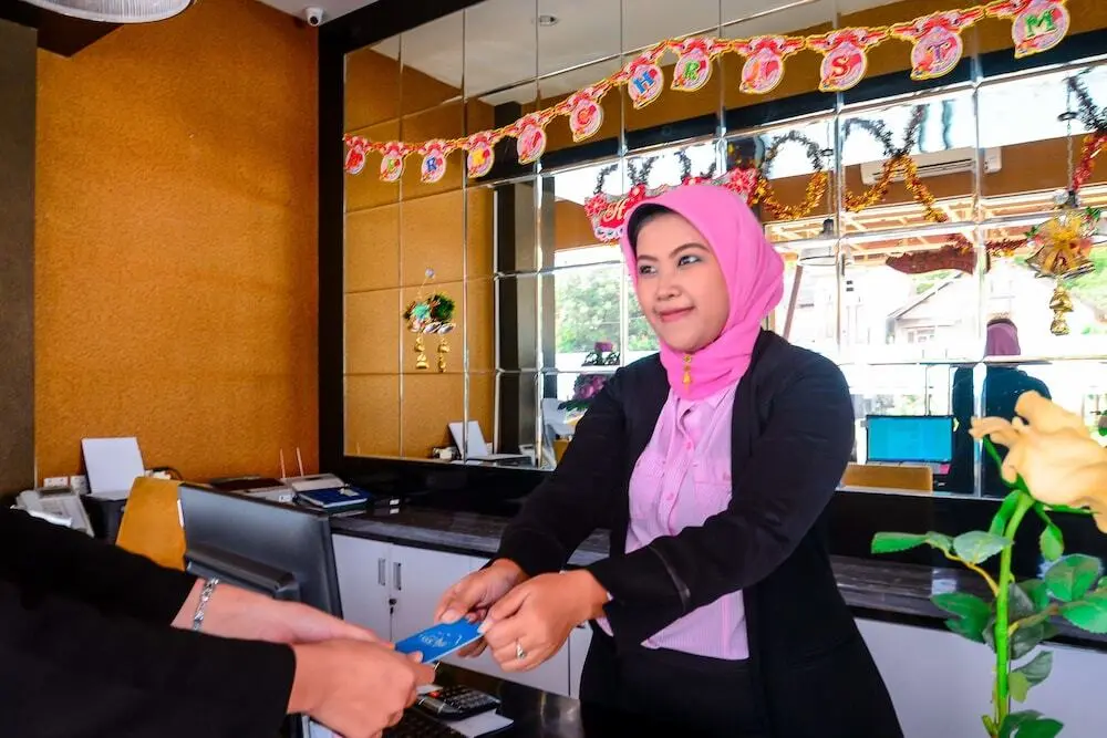 Чиребон: Airy Alun Alun Pamitran Cirebon