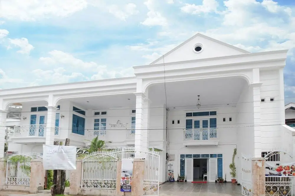 Манадо: Airy Wenang Maleosan BW Lapian Enam 2 Manado
