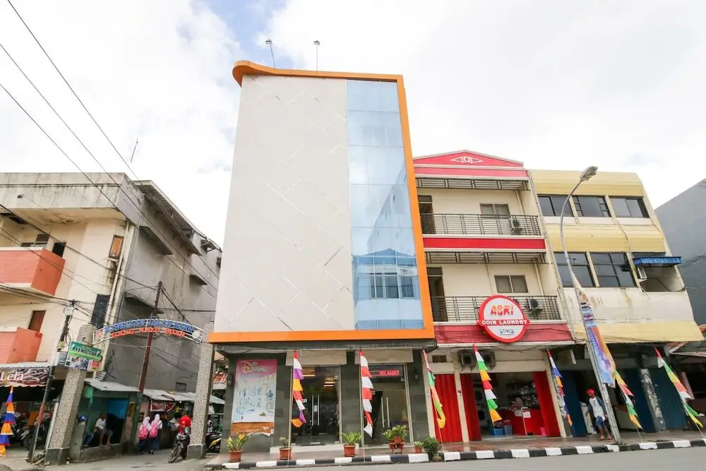 Амбон: Airy Honipopu Tugu Trikora AM Sangaji Ambon