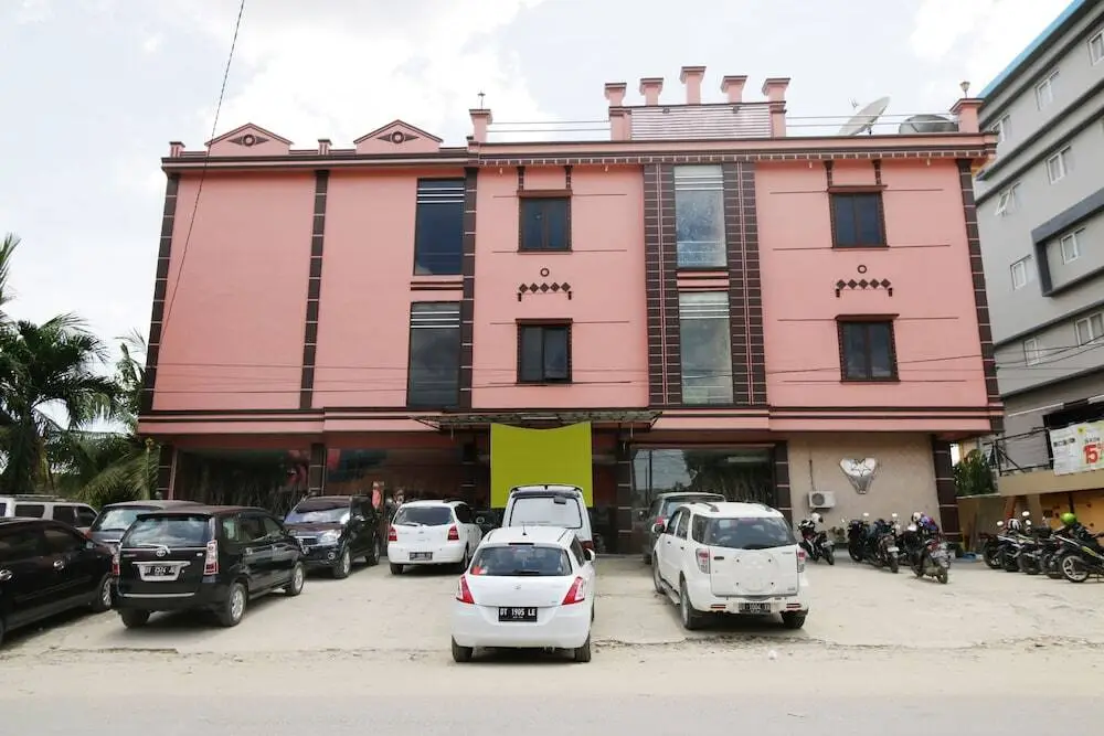 Кендари: Airy Korumba Malik Raya 22V Kendari