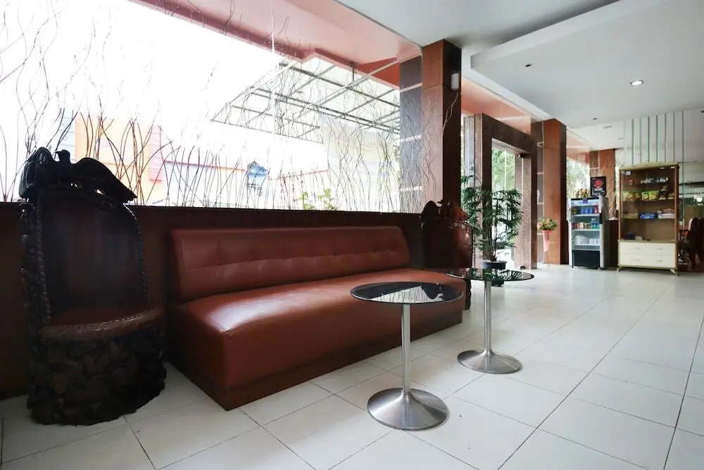 Кендари: Airy Korumba Malik Raya 22V Kendari