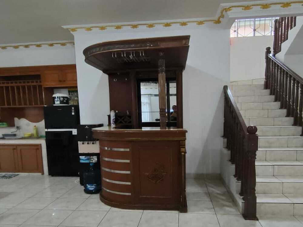 Чипанас: Villa Kota Bunga Anyelir