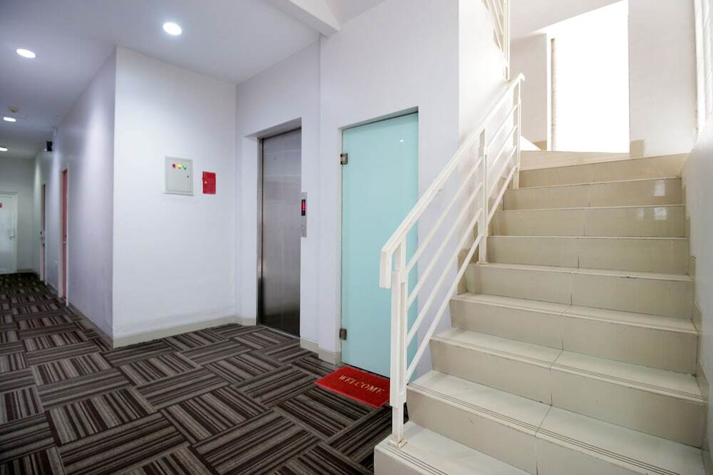 Южный Тангеранг: Airy Serpong Boulevard BSD Timur AH 2 Tangerang Selatan