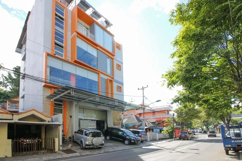 Airy Wenang Maleosan WR Supratman 7 Manado — фото 1
