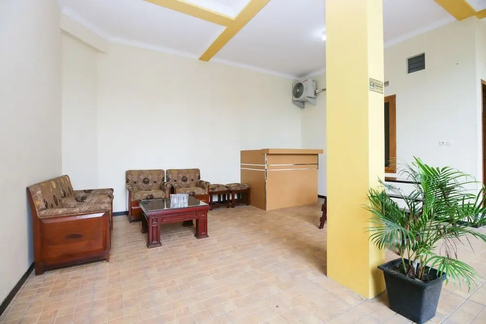 Маланг: Airy Lowokwaru Kedawung Lima 25J Malang