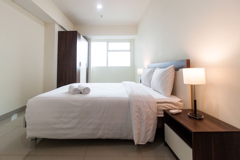 Джакарта: 2 BR Best in Kelapa Gading Sherwood Apartment By Travelio