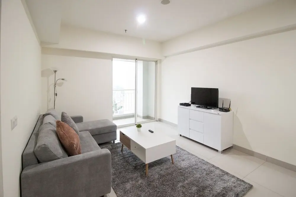Джакарта: 2 BR Best in Kelapa Gading Sherwood Apartment By Travelio