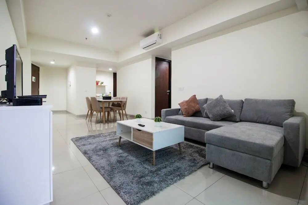 Джакарта: 2 BR Best in Kelapa Gading Sherwood Apartment By Travelio