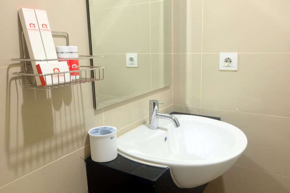 Джакарта: 1 BR Comfort Central Park By Travelio