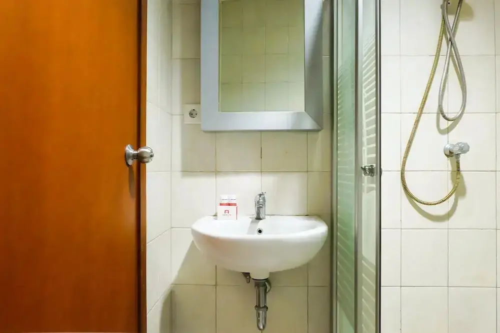 Джакарта: 1 BR Thamrin Residence City View By Travelio