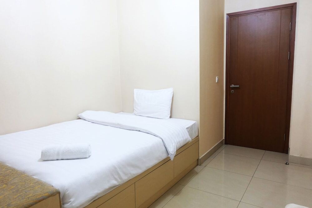 Джакарта: 2 BR Central Location Sahid Sudirman Residence By Travelio