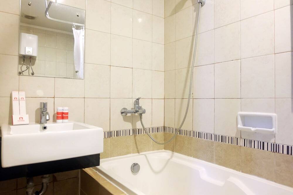 Джакарта: 2 BR Central Location Sahid Sudirman Residence By Travelio