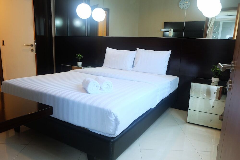 Джакарта: 2 BR Central Location Sahid Sudirman Residence By Travelio