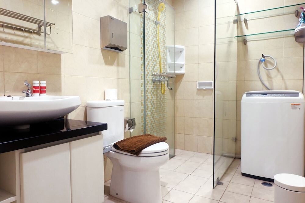 Джакарта: Big Studio at Cosmo Terrace Apartment Thamrin City By Travelio