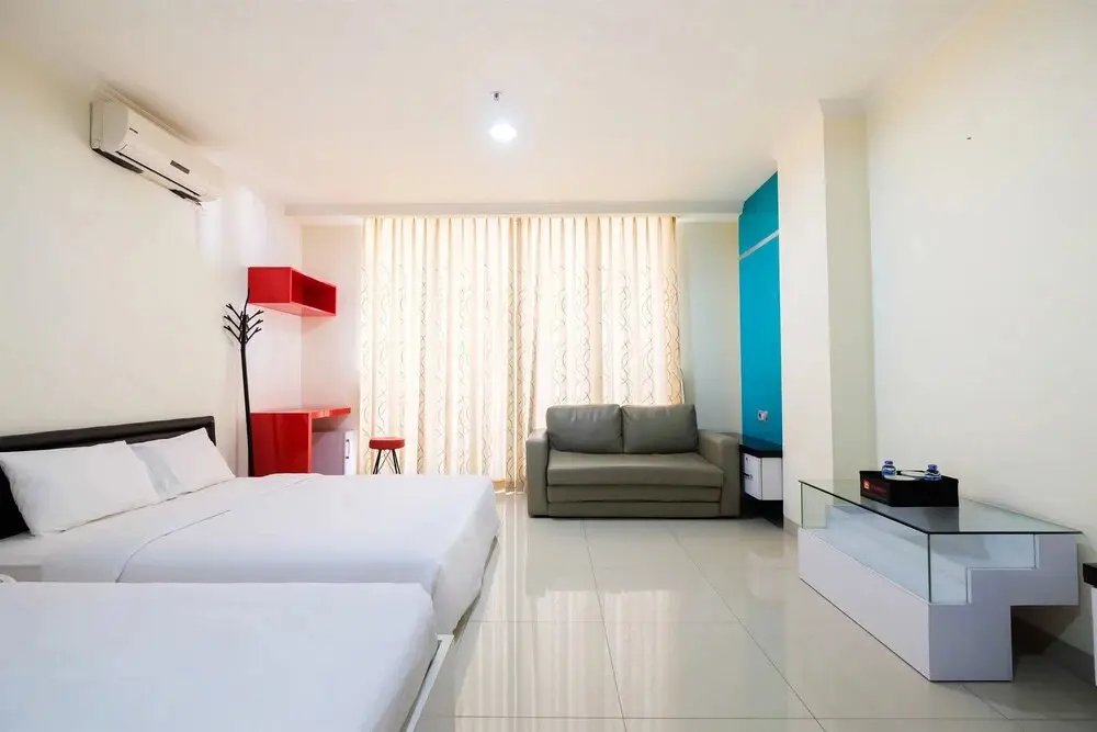 Джакарта: Family Studio Room at Ancol Mansion Apartment By Travelio