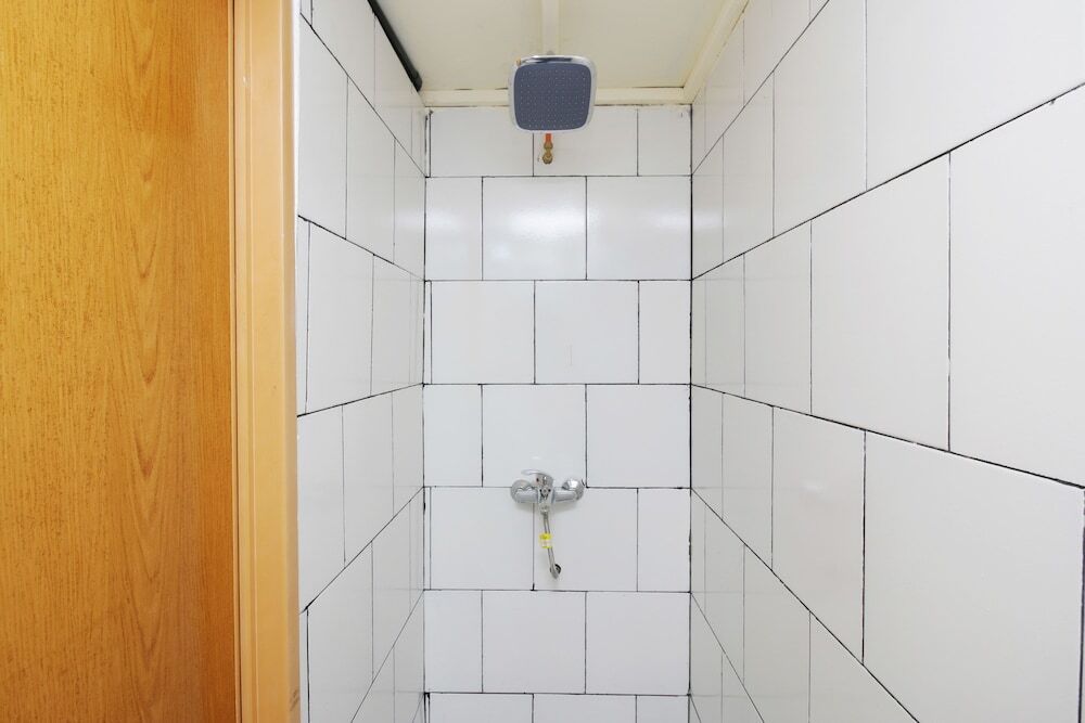 Джакарта: Airy Eco Syariah Bandara Soekarno Hatta Taman Mahkota Tangerang