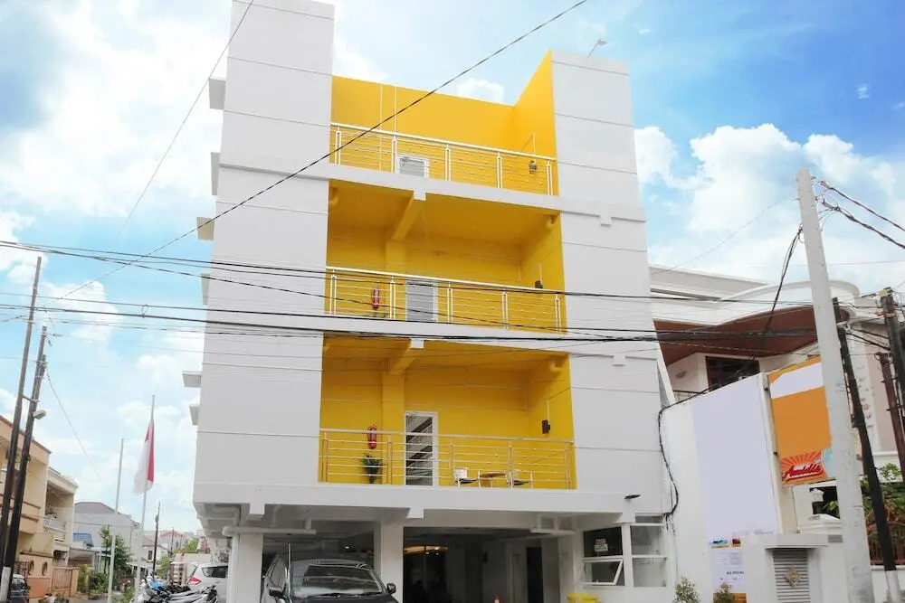 Семаранг: Airy Simpang Lima Anggrek Satu 18 Semarang