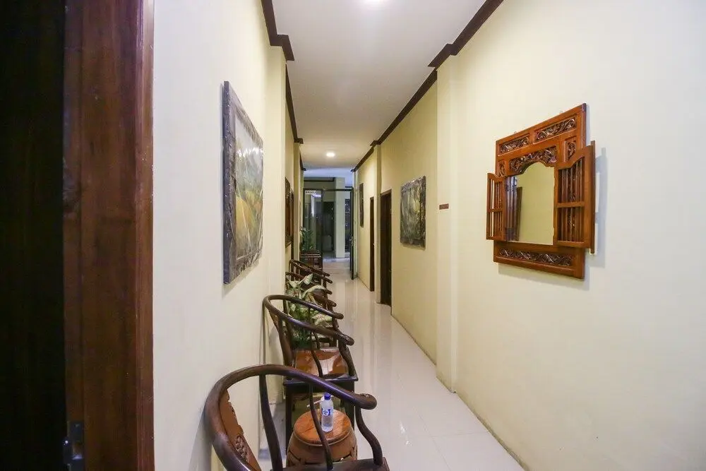 Сурабая: Airy Eco Syariah  Manunggal Kebonsari Blok B 9 Surabaya